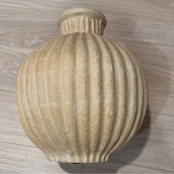Olive Ateliers Paper Mache Vase Garlic - Picture 9 of 9